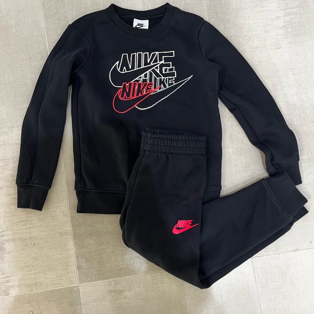 Nike Kids Black Sweatshirt and Sweatpants set